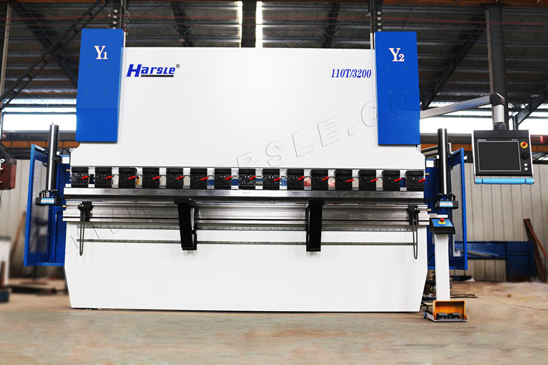 HARSLE WE67K-GENIUS-110T3200 pressa piegatrice CNC installata negli USA
